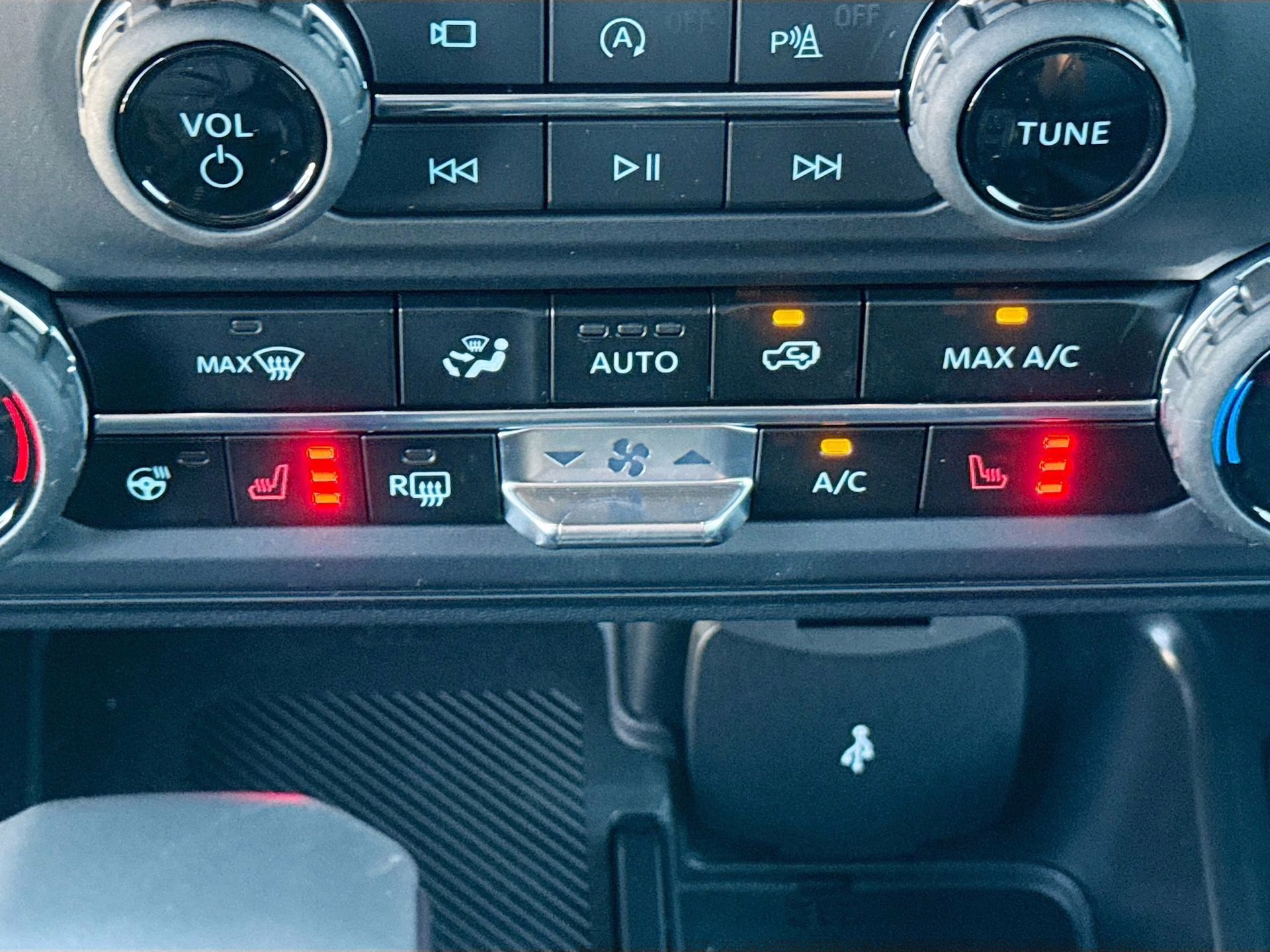 2025 Azure Gray Metallic Tri-Coat Ford Bronco Outer Banks 4X4 SUV