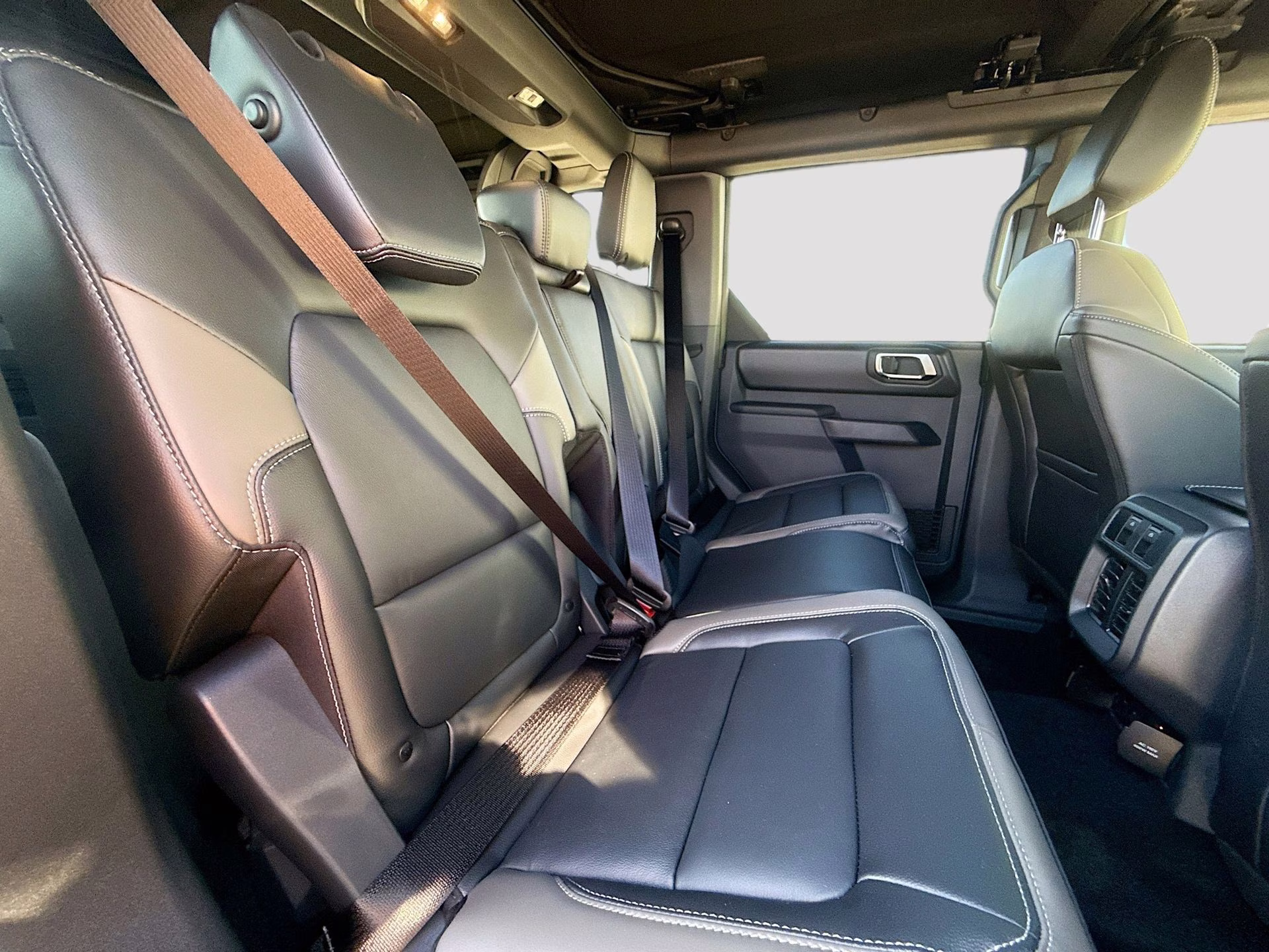 2025 Azure Gray Metallic Tri-Coat Ford Bronco Outer Banks 4X4 SUV