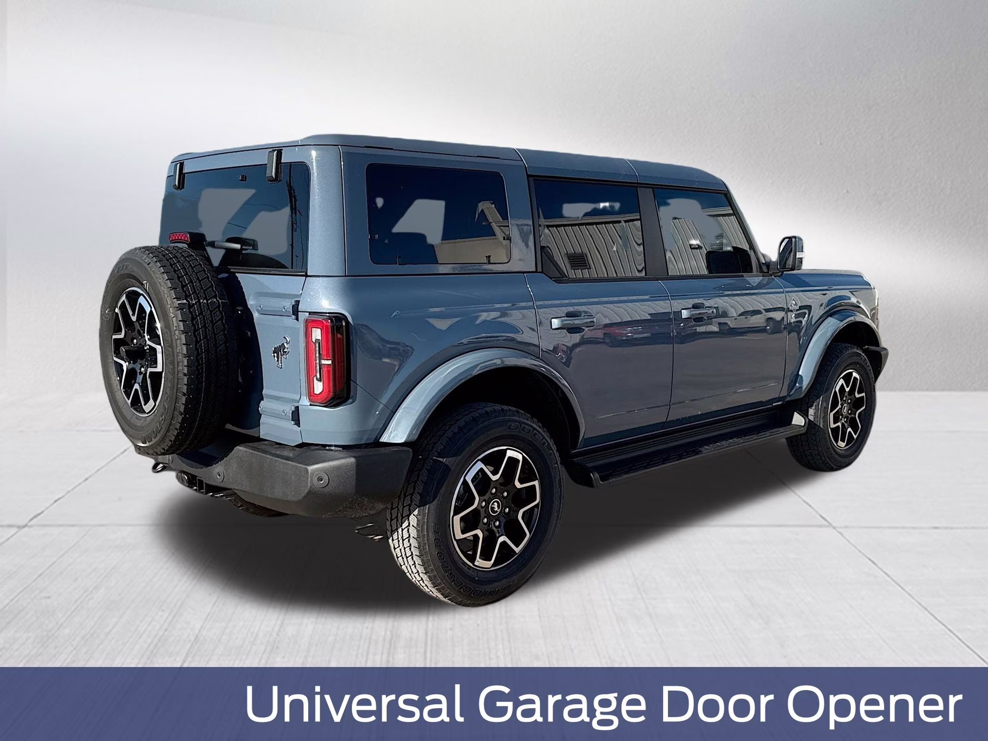 2025 Azure Gray Metallic Tri-Coat Ford Bronco Outer Banks 4X4 SUV