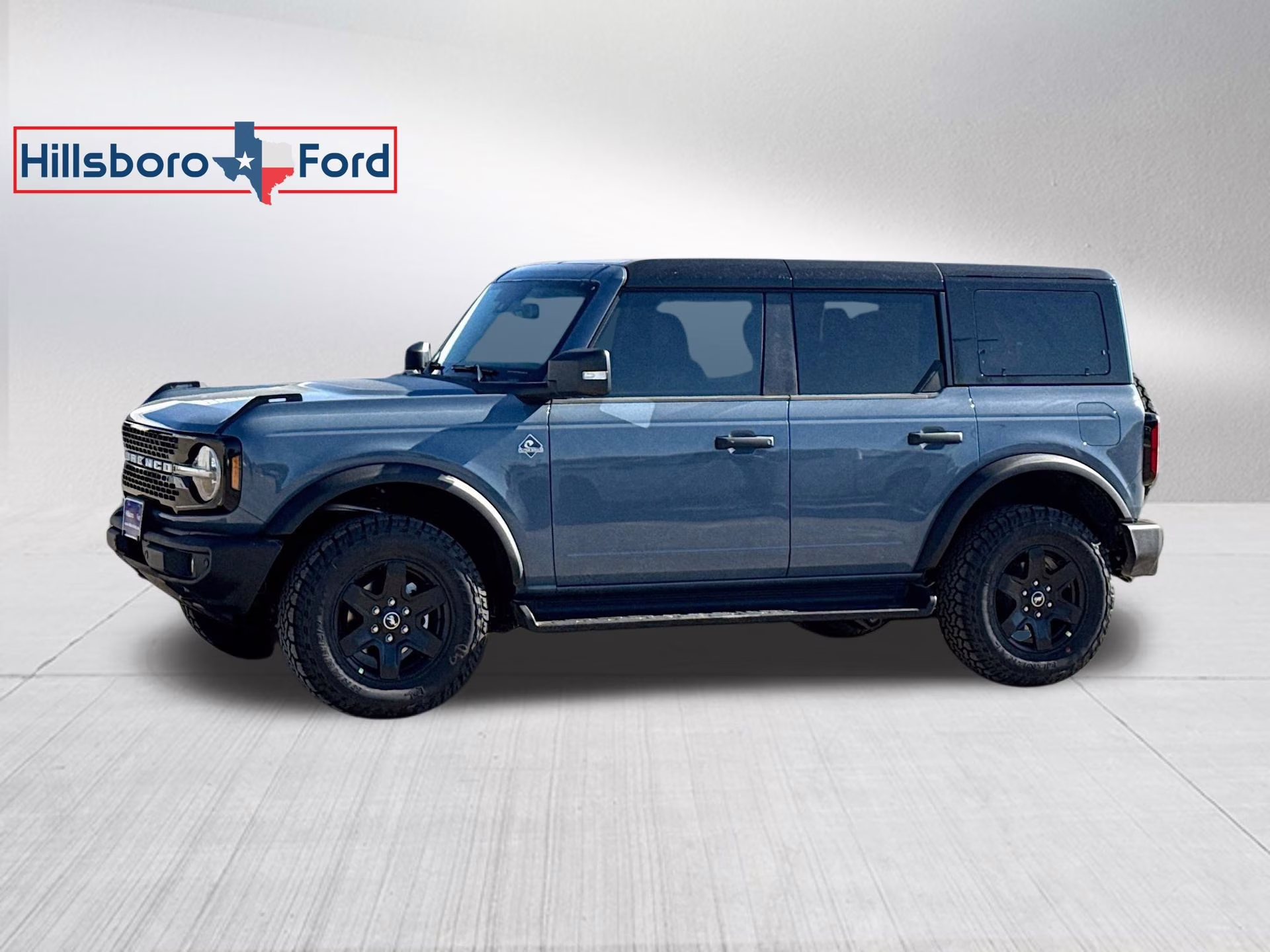 2025 Azure Gray Metallic Tri-Coat Ford Bronco Outer Banks 4X4 SUV