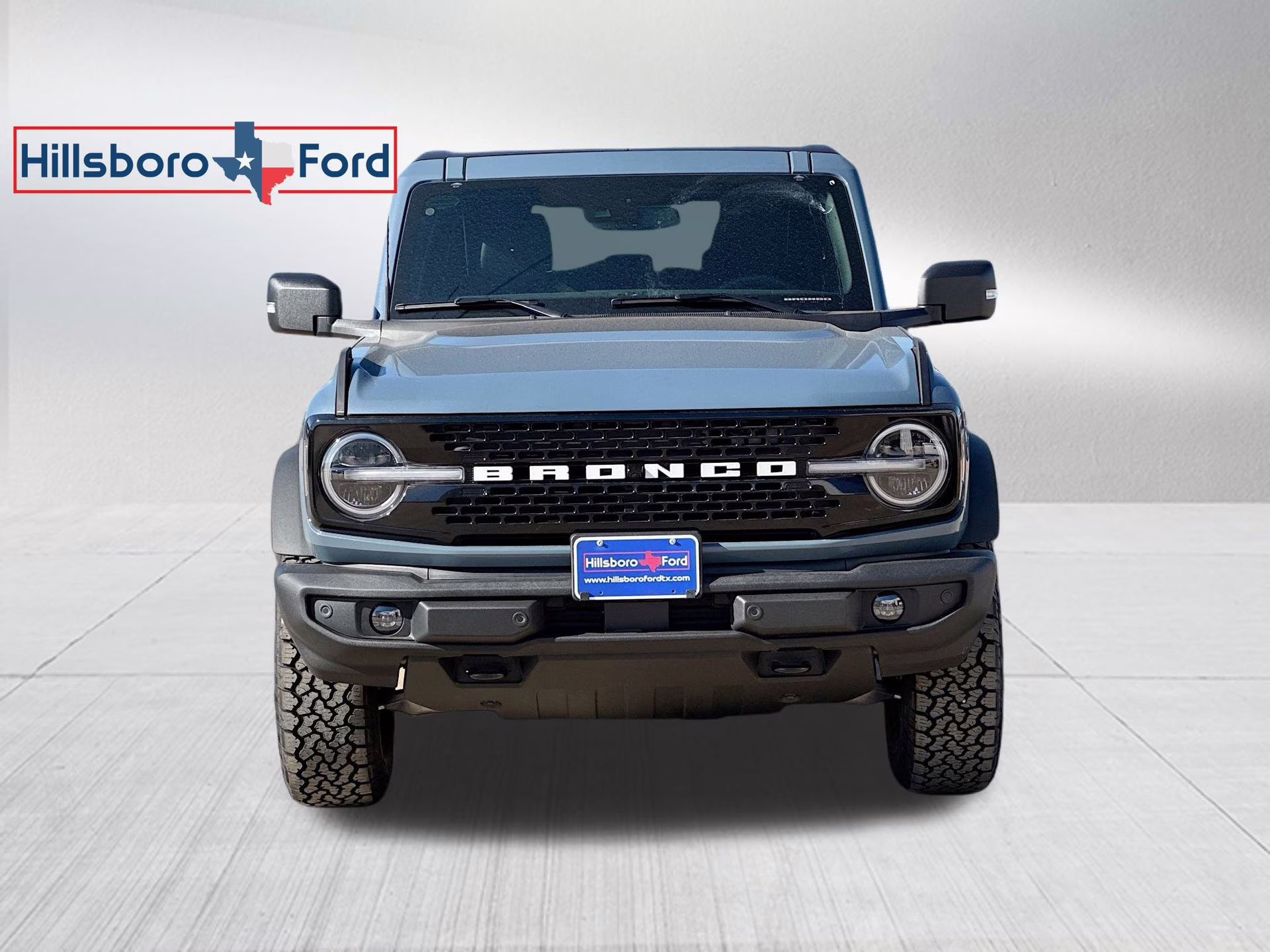 2025 Azure Gray Metallic Tri-Coat Ford Bronco Outer Banks 4X4 SUV