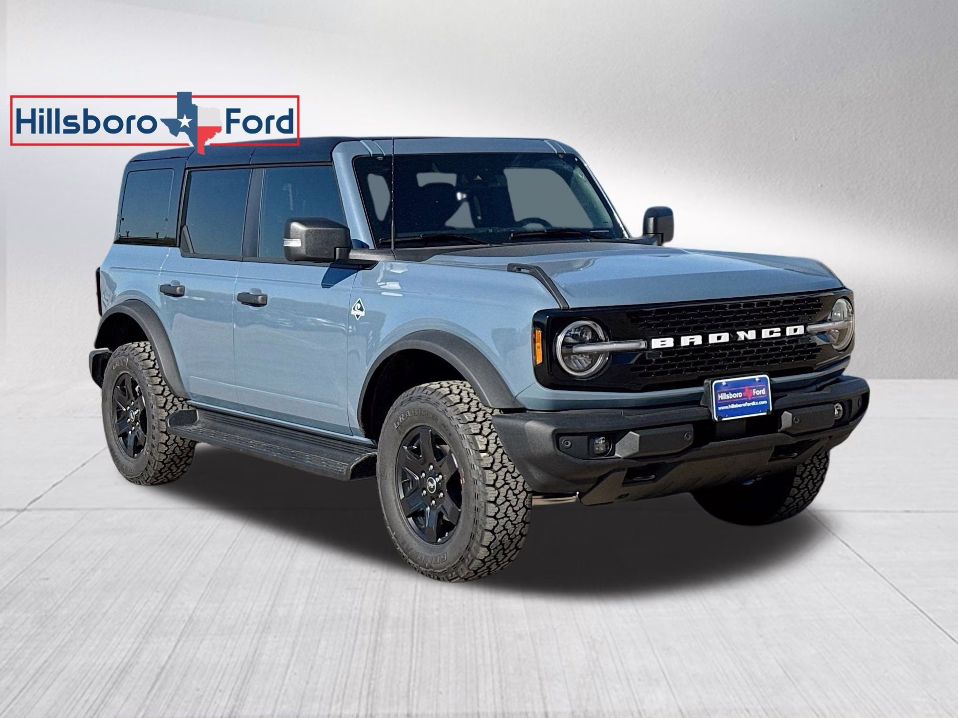 2025 Azure Gray Metallic Tri-Coat Ford Bronco Outer Banks 4X4 SUV