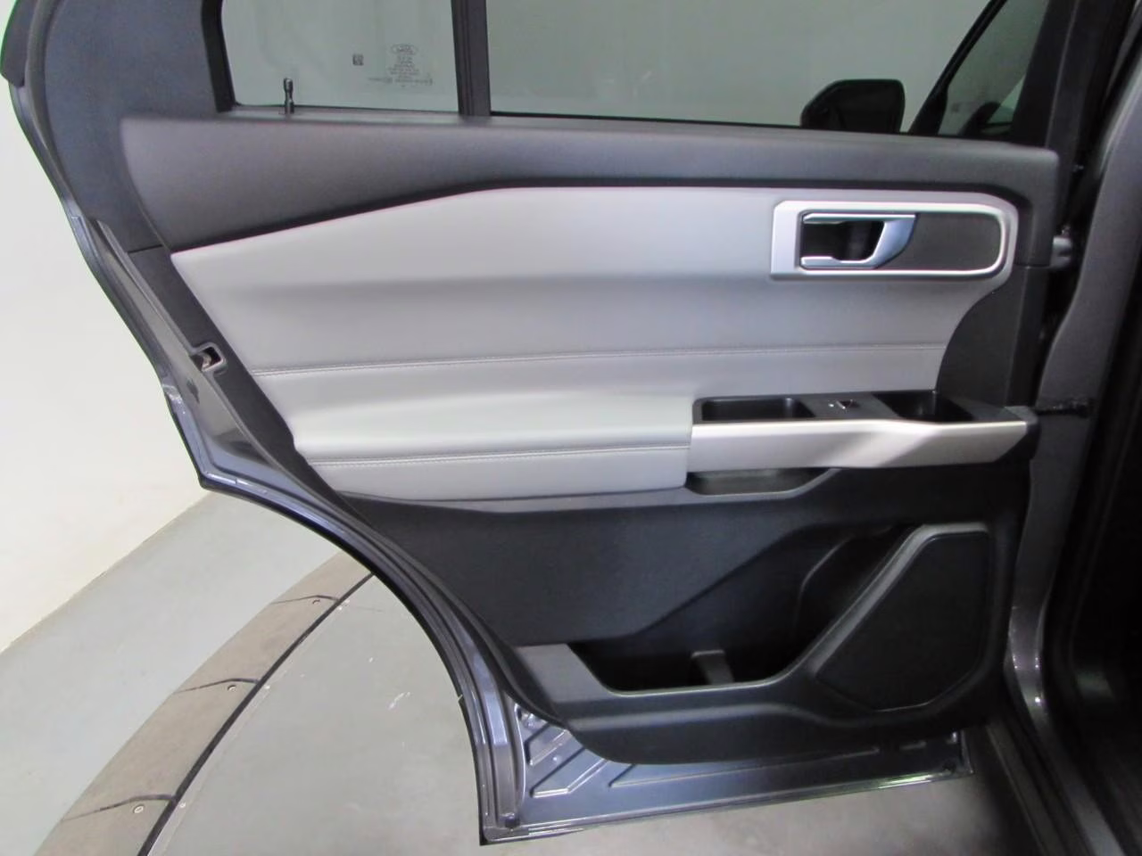 2022 Carbonized Gray Metallic Ford Explorer XLT 4X4 SUV