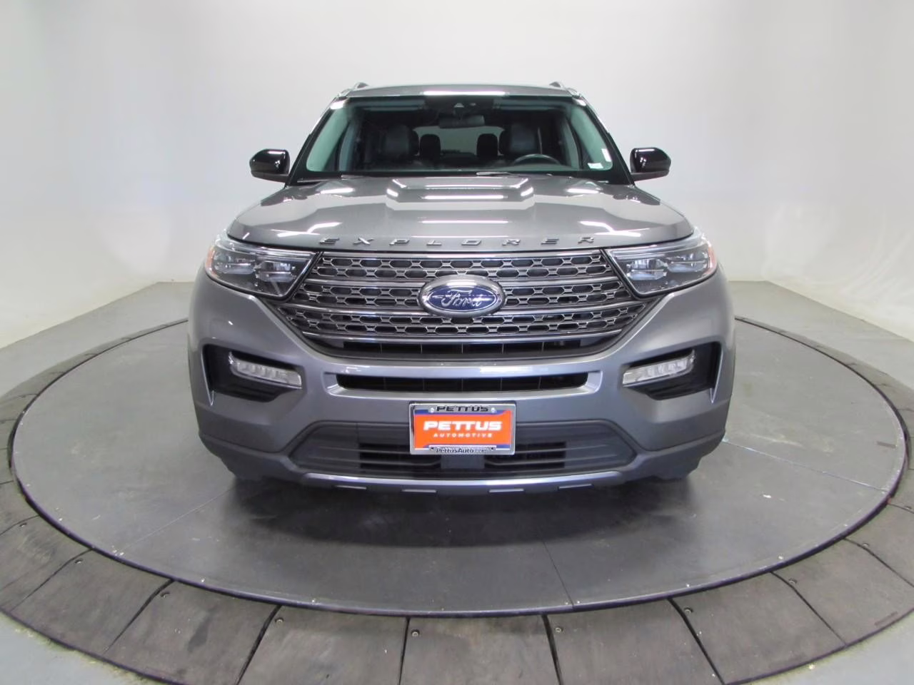 2022 Carbonized Gray Metallic Ford Explorer XLT 4X4 SUV