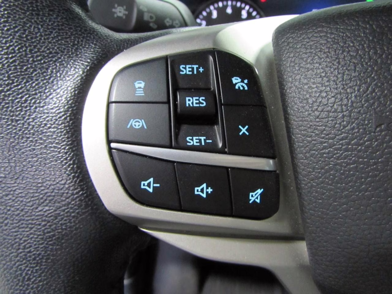 2022 Carbonized Gray Metallic Ford Explorer XLT 4X4 SUV