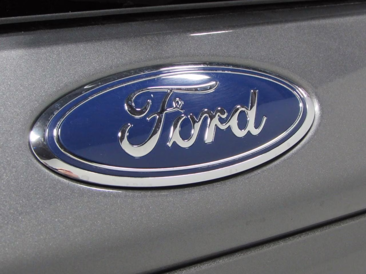 2022 Carbonized Gray Metallic Ford Explorer XLT 4X4 SUV