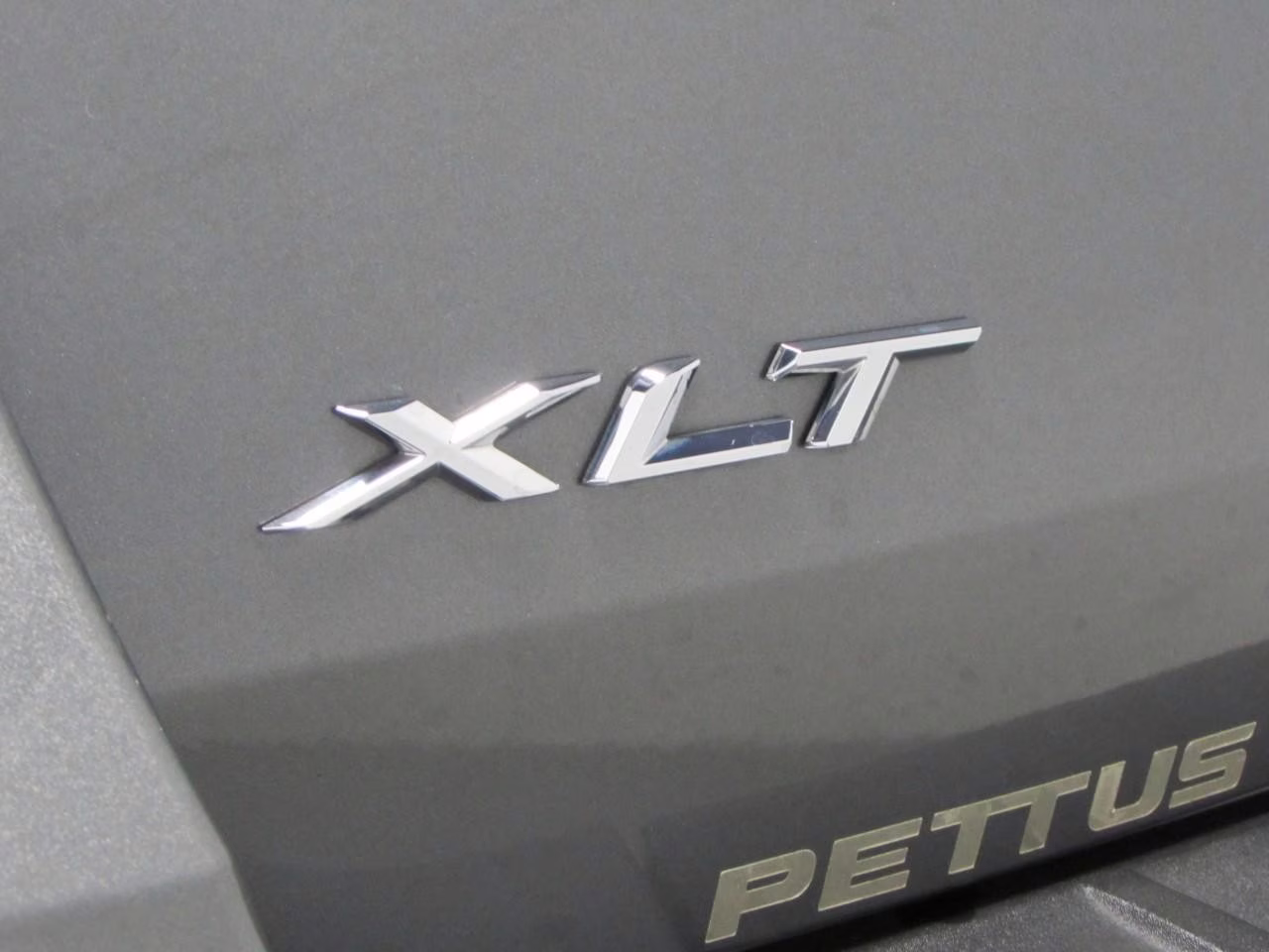 2022 Carbonized Gray Metallic Ford Explorer XLT 4X4 SUV