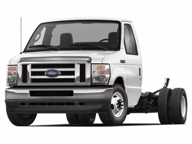 2026 Oxford White Ford E-450 Cutaway Base RWD Truck
