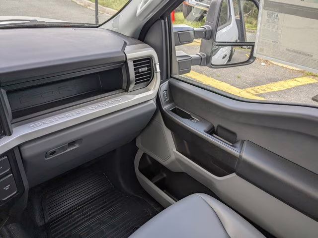 2024 Oxford White Ford Super Duty F-350 DRW XL RWD Truck