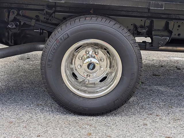 2024 Oxford White Ford Super Duty F-350 DRW XL RWD Truck