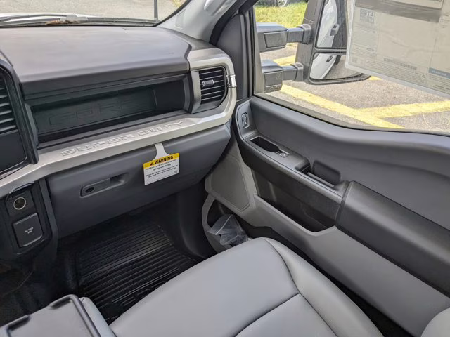 2024 Oxford White Ford Super Duty F-350 DRW XL RWD Truck
