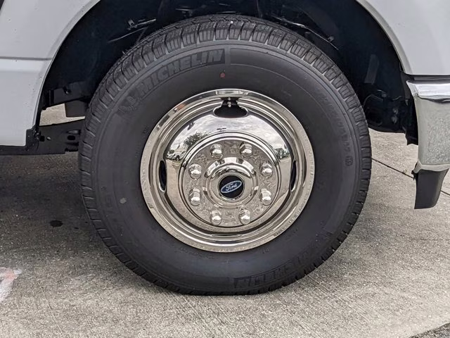 2024 Oxford White Ford Super Duty F-350 DRW XL RWD Truck