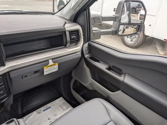 2024 Oxford White Ford Super Duty F-350 DRW XL RWD Truck