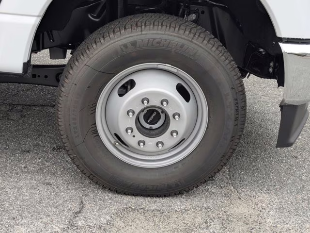 2026 Oxford White Ford Super Duty F-350 DRW XL 4X4 Truck
