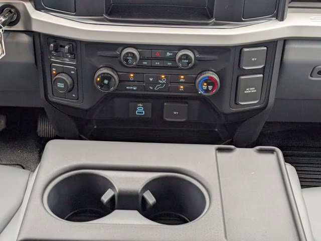 2026 Oxford White Ford Super Duty F-350 DRW XL 4X4 Truck