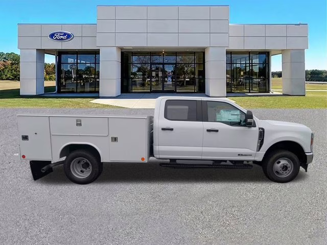 2026 Oxford White Ford Super Duty F-350 DRW XL 4X4 Truck