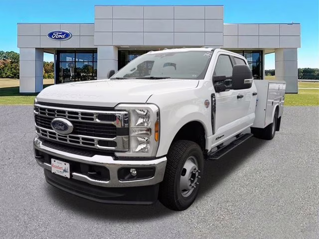 2026 Oxford White Ford Super Duty F-350 DRW XL 4X4 Truck