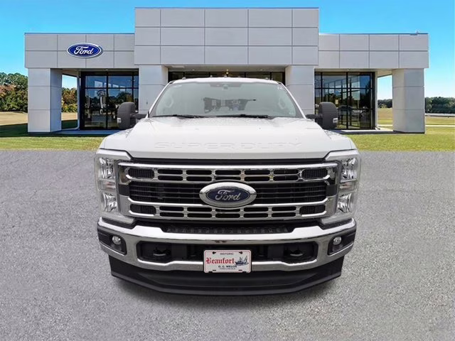 2026 Oxford White Ford Super Duty F-350 DRW XL 4X4 Truck