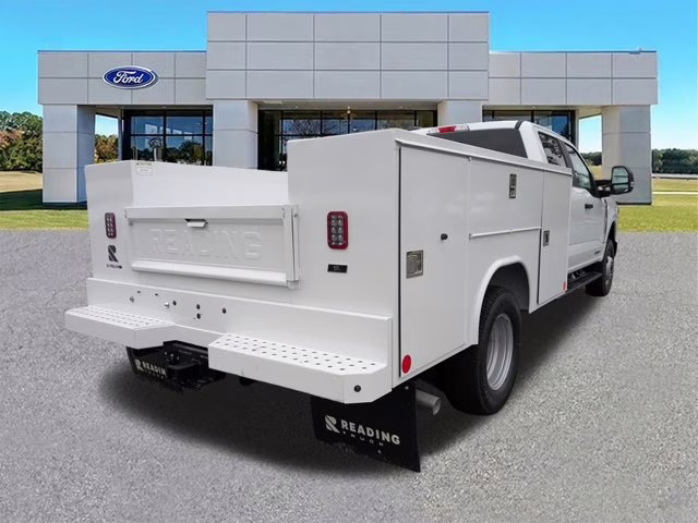 2026 Oxford White Ford Super Duty F-350 DRW XL 4X4 Truck
