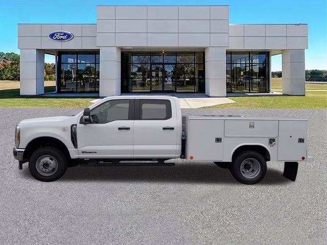 2026 Oxford White Ford Super Duty F-350 DRW XL 4X4 Truck