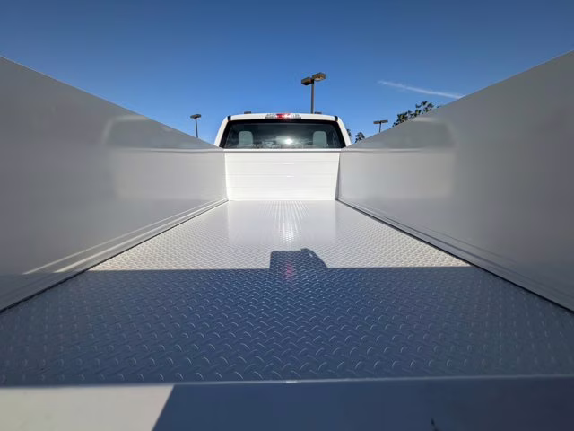 2025 Oxford White Ford Super Duty F-350 DRW XL 4X4 Truck