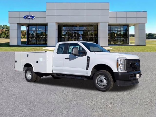 2025 Oxford White Ford Super Duty F-350 DRW XL 4X4 Truck