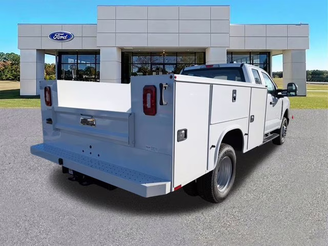 2025 Oxford White Ford Super Duty F-350 DRW XL 4X4 Truck