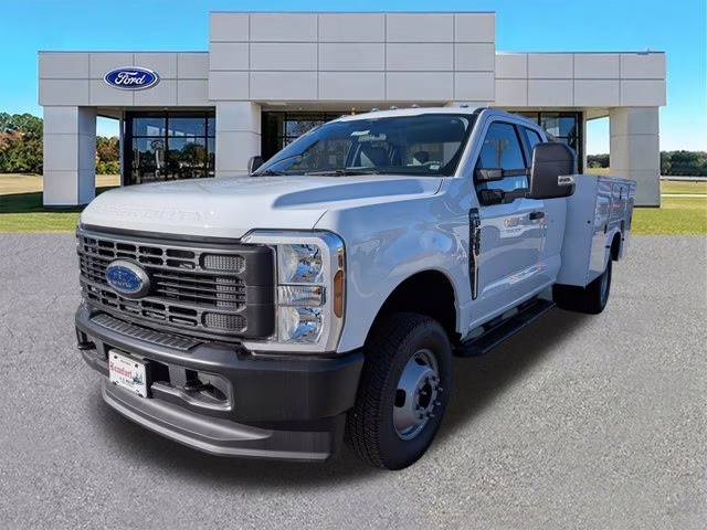 2025 Oxford White Ford Super Duty F-350 DRW XL 4X4 Truck