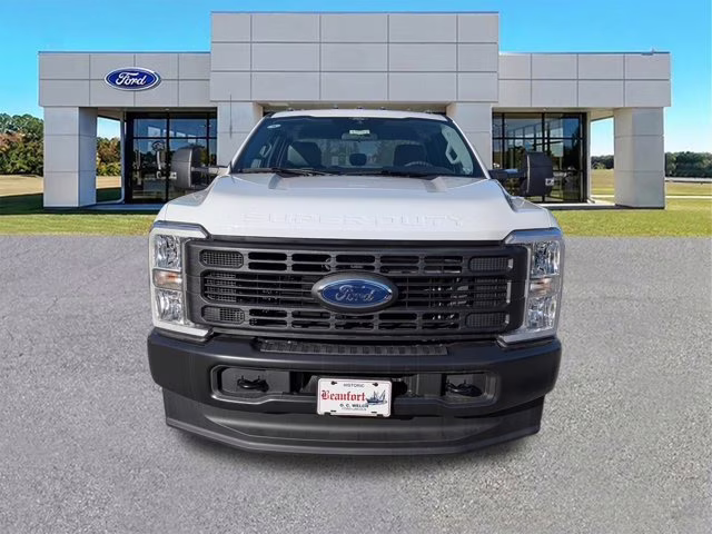 2025 Oxford White Ford Super Duty F-350 DRW XL 4X4 Truck