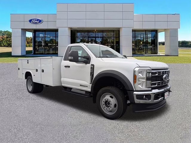 2025 Oxford White Ford Super Duty F-550 DRW XL 4X4 Truck