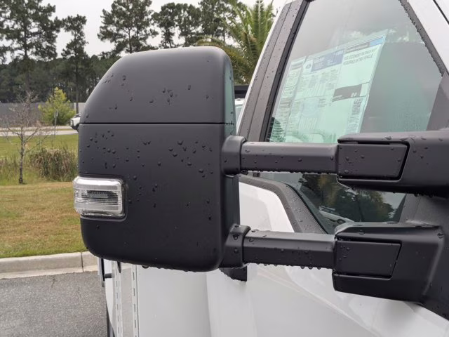 2025 Oxford White Ford Super Duty F-550 DRW XL 4X4 Truck