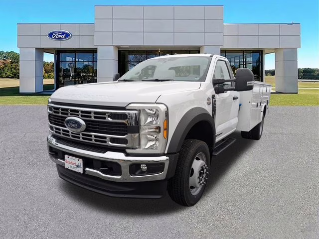2025 Oxford White Ford Super Duty F-550 DRW XL 4X4 Truck