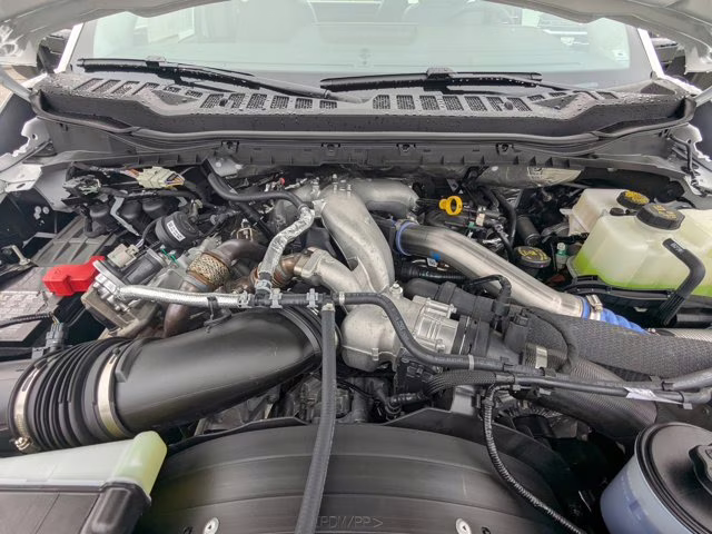 2025 Oxford White Ford Super Duty F-550 DRW XL 4X4 Truck