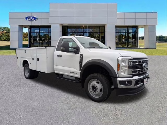 2025 Oxford White Ford Super Duty F-550 DRW XL 4X4 Truck