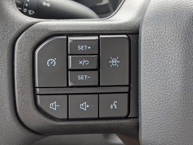 2025 Oxford White Ford Super Duty F-550 DRW XL 4X4 Truck