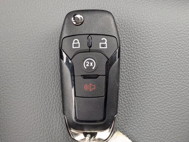 2025 Oxford White Ford Super Duty F-550 DRW XL 4X4 Truck