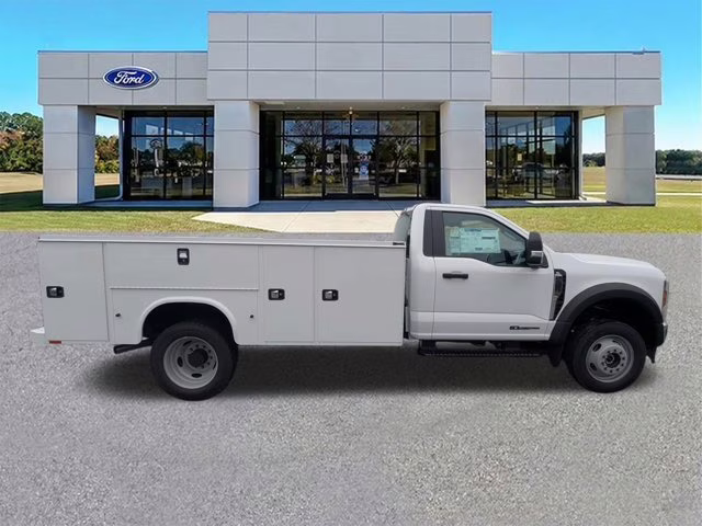 2025 Oxford White Ford Super Duty F-550 DRW XL 4X4 Truck