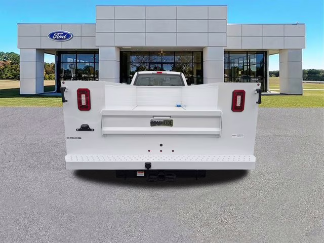2025 Oxford White Ford Super Duty F-550 DRW XL 4X4 Truck