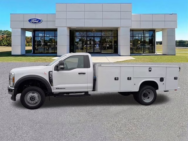 2025 Oxford White Ford Super Duty F-550 DRW XL 4X4 Truck
