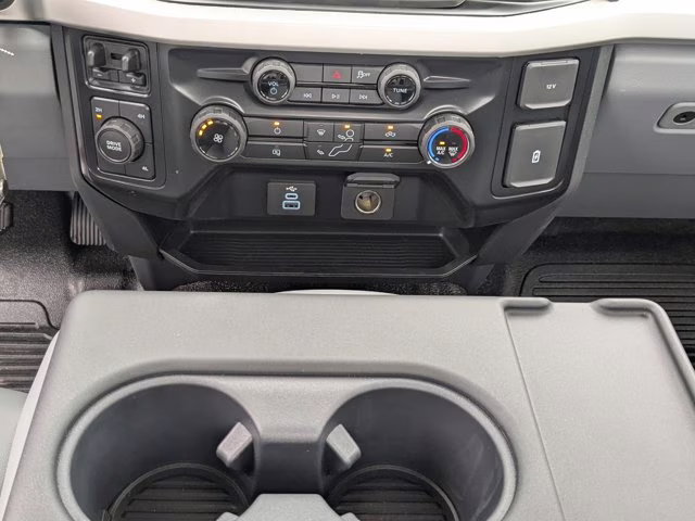 2025 Oxford White Ford Super Duty F-550 DRW XL 4X4 Truck