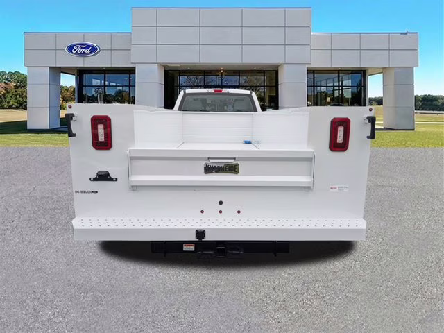 2025 Oxford White Ford Super Duty F-550 DRW XL 4X4 Truck