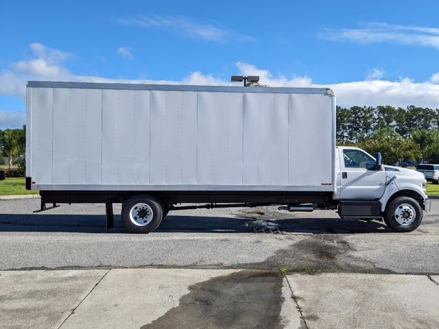 2025 Oxford White Ford F-750SD RWD