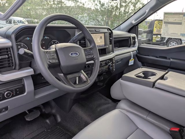 2025 Oxford White Ford Super Duty F-350 DRW XL 4X4 Truck