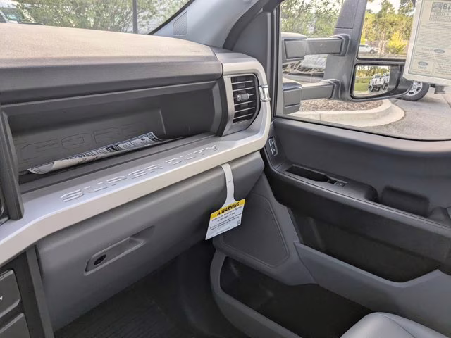 2025 Oxford White Ford Super Duty F-350 DRW XL 4X4 Truck