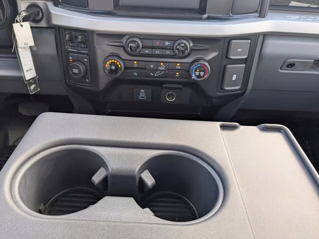 2025 Oxford White Ford Super Duty F-350 DRW XL 4X4 Truck