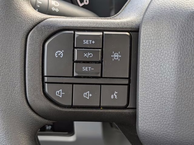 2025 Oxford White Ford Super Duty F-350 DRW XL 4X4 Truck