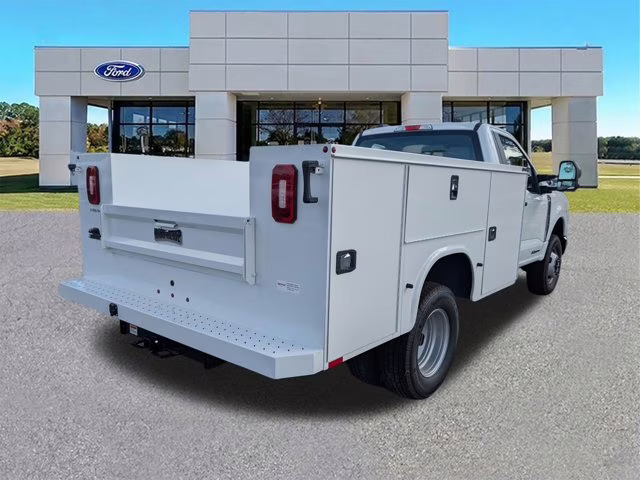 2025 Oxford White Ford Super Duty F-350 DRW XL 4X4 Truck