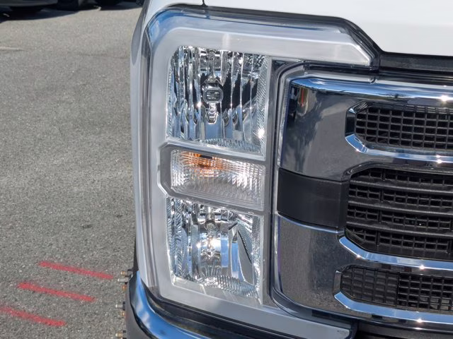 2024 Oxford White Ford Super Duty F-350 DRW XL 4X4 Truck