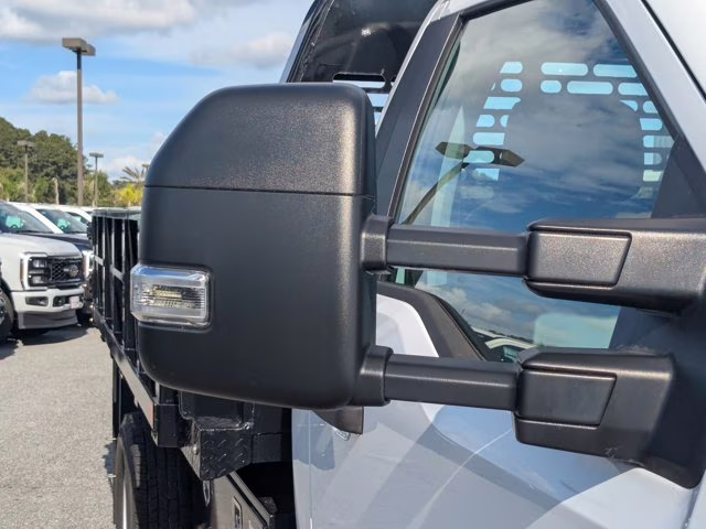 2024 Oxford White Ford Super Duty F-350 DRW XL 4X4 Truck