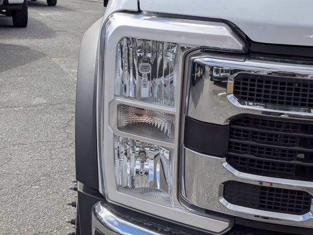 2025 Oxford White Ford Super Duty F-450 DRW XL RWD Truck